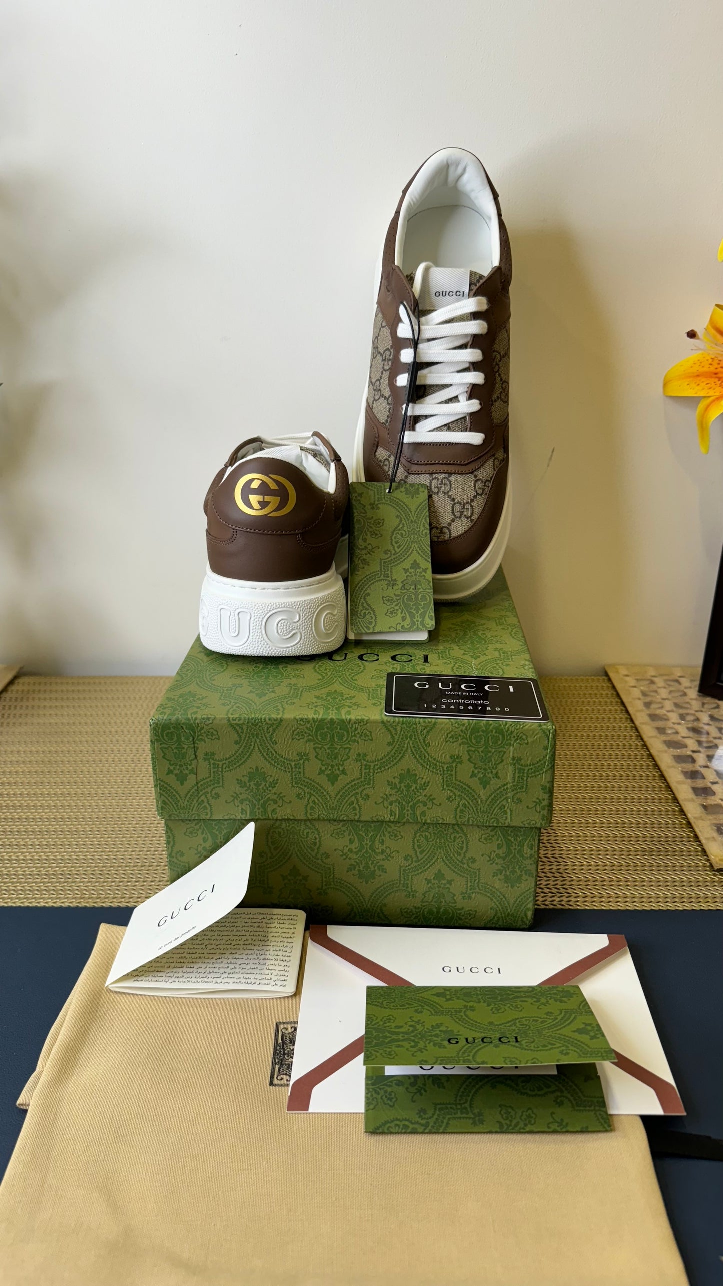 Gucci
GG Supreme panelled sneakers