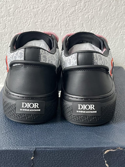 DIOR AND KAWS B33 Sneaker