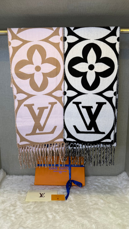 Louis Vuitton Scarves(Reversible)