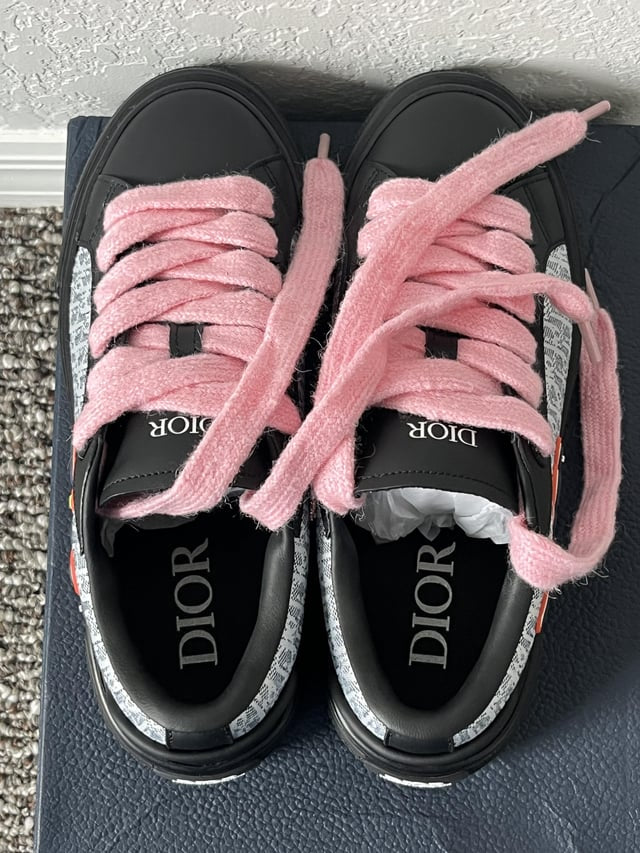DIOR AND KAWS B33 Sneaker