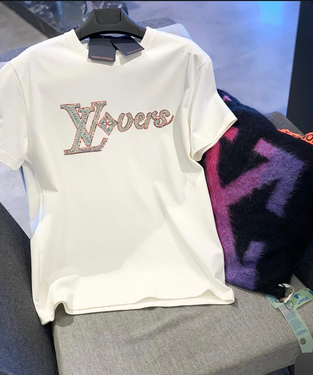 LOUIS VUITTON LV Vers Embellished Short-sleeved T-shirt