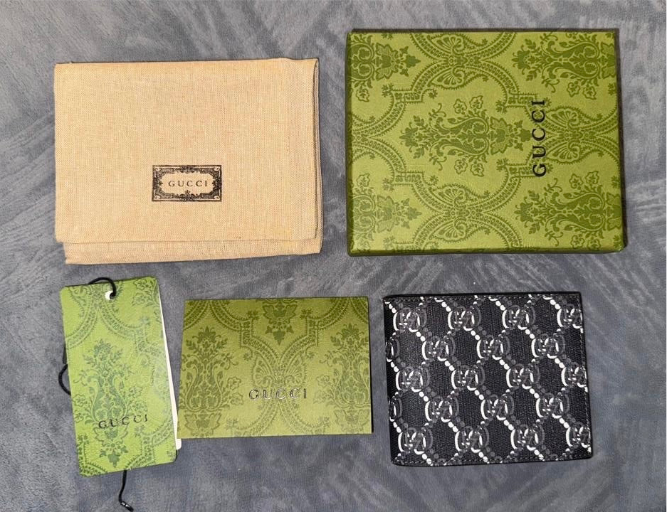 Gucci GG Shadow bi-fold wallet - Grey